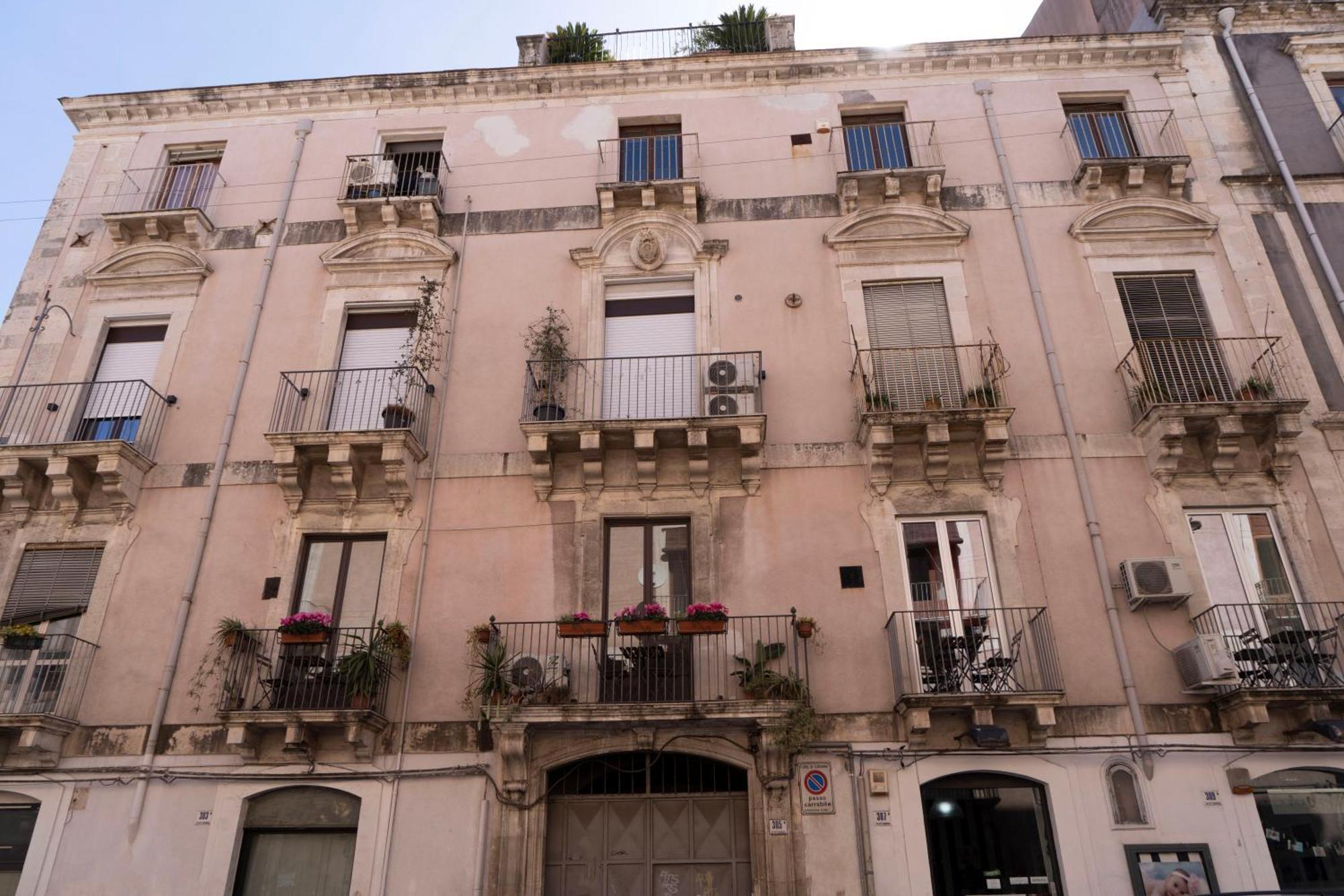 Etna Timeo Central Apartment In Baroque Building CTA Exterior foto